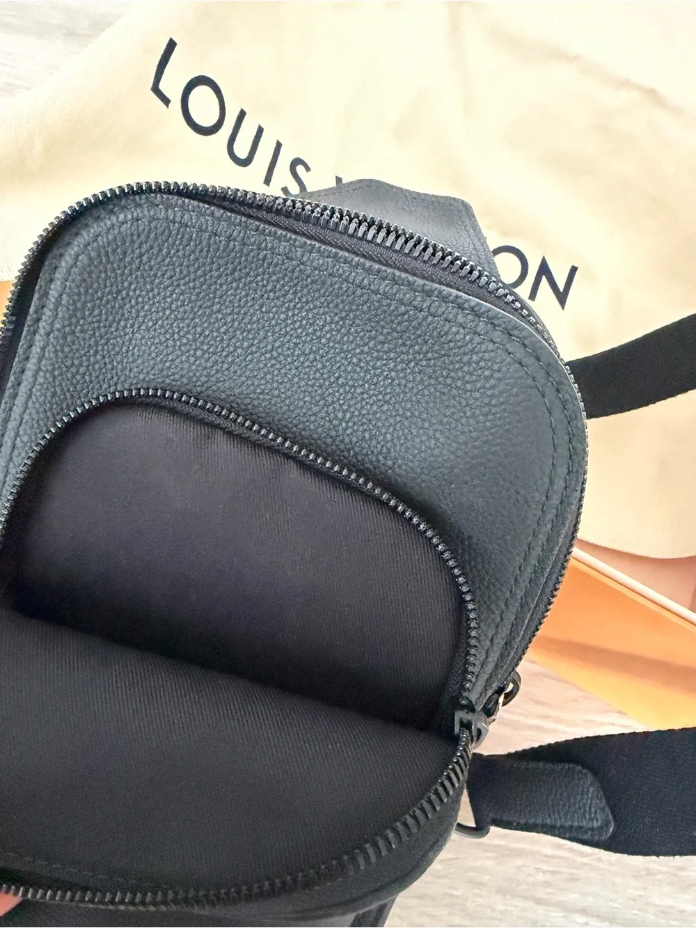 Louis Vuitton Avenue Slingbag PM - opened but never used